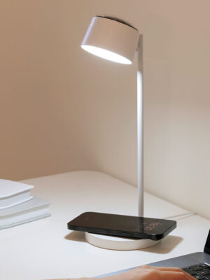 D10 Multifunctional USB-powered reading lamp with charging function - mini, portable, ideal for students, perfect for use on beds or in rooms